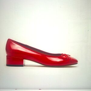 STEVE MADDEN A low heel, a round toe, retro-inspired slip-on